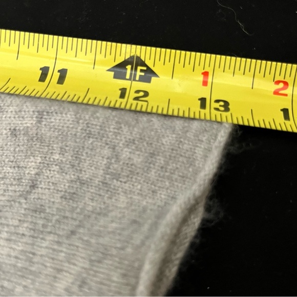 J Crew Cashmere V-Neck Sweater Tee Top Blouse-Women’s M-Gray-Mature-Classic-GUC - Picture 11 of 11